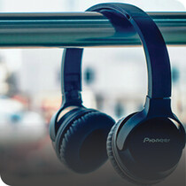 Headphones & Earphones